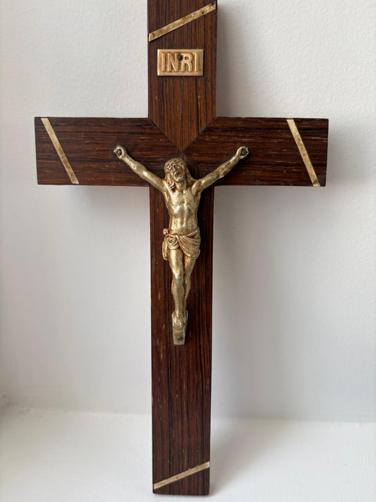 Grand crucifix ancien en bois et métal doré